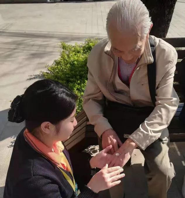越秀养老 | 法国青年议员团参观越秀海颐苑项目 越秀养老 | 法国青年议员团参观越秀海颐苑项目